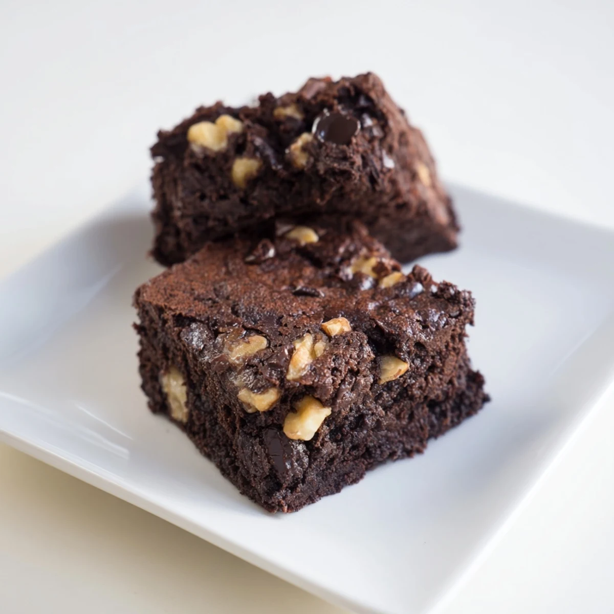 Gluten-Free Almond Flour Brownies: Fudgy, dark chocolate squares, perfect for a gluten-free dessert and a simple delight.